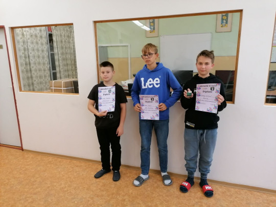 Súťaž v skladaní Rubikovej kocky v ZŠ Clementisova KNM